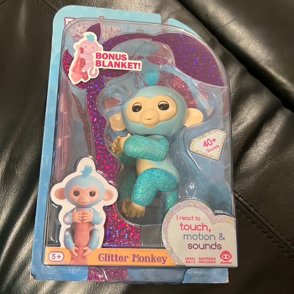 NEW Fingerlings Glitter monkey -Amelia-Turquoise+Bonus Blankie blanket RARE